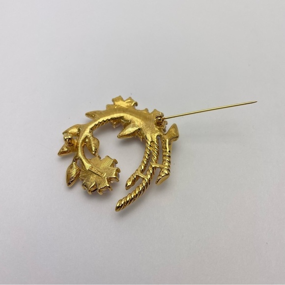 Monet Moon-glow Floral Brooch & Pierced Earrings Set - Picture 8 of 9